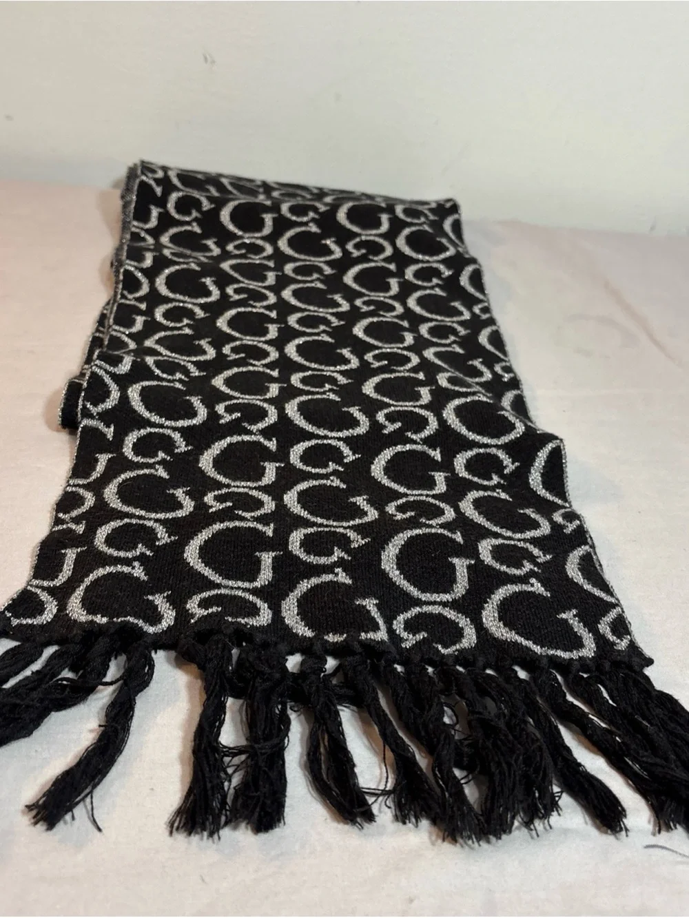 Guess Black and White Logo Pattern Fringe Scarf. 803